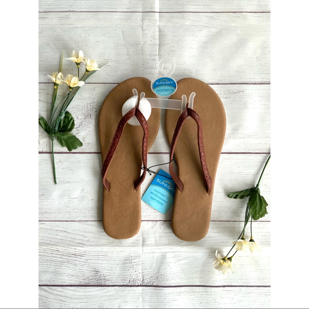 Sun & Sky Women’s Embossed Sandals